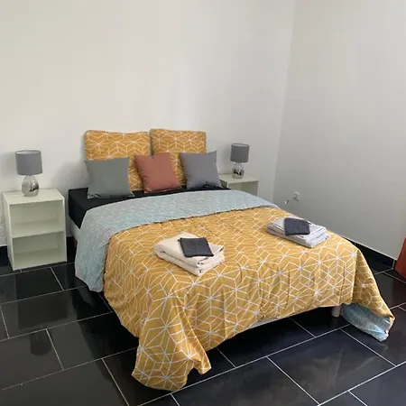 Guest house Tenjin 4 *